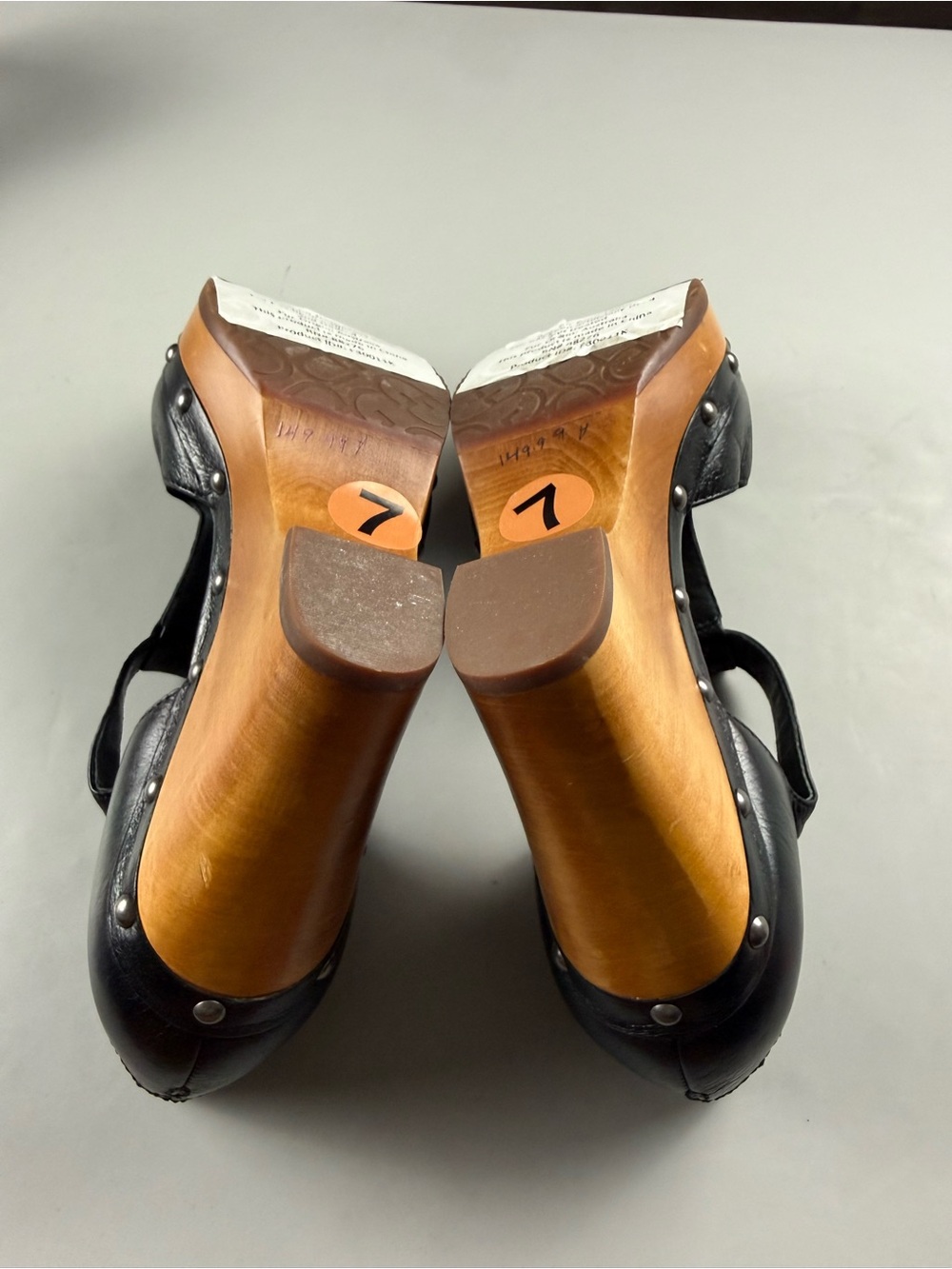 UGG Australia Chrissie T-Strap Wooden Clog Platform Heels Black Leather Womens 7 - Picture 7 of 10